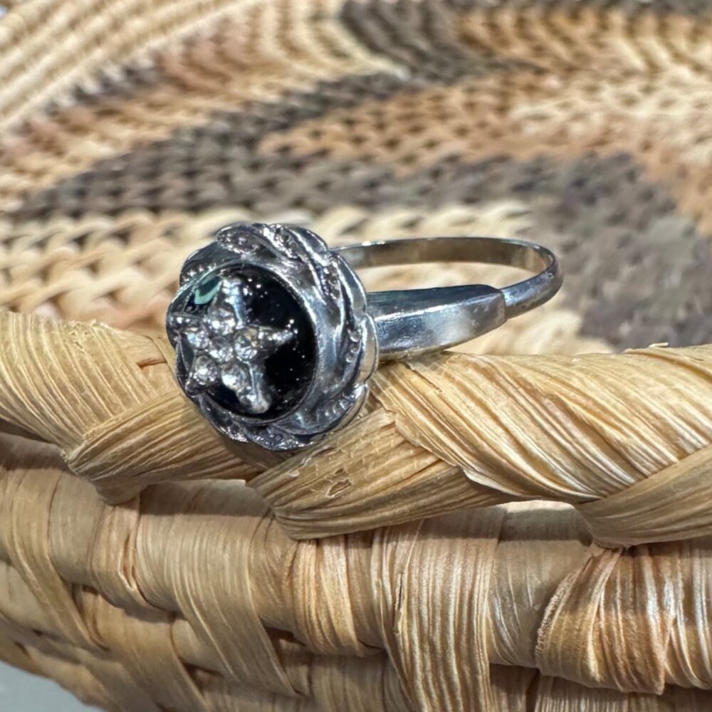 Star-Shaped Silver-Tone Crystal Ring With Adjustable Band - Picture 3 of 9